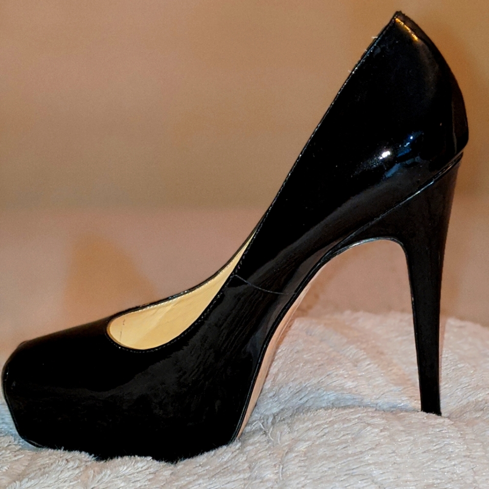 Black Vera cuoio shoes